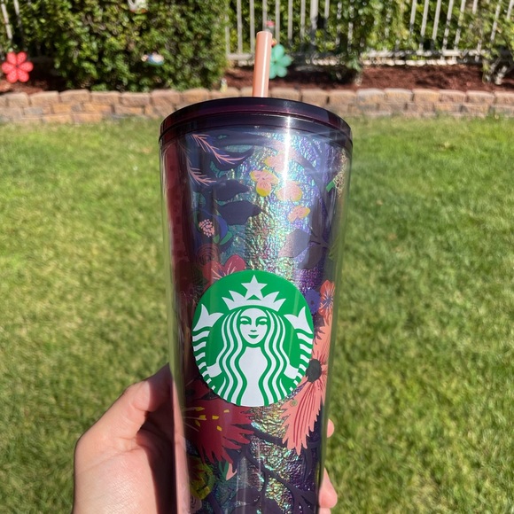 Starbucks - Picture 3 of 3